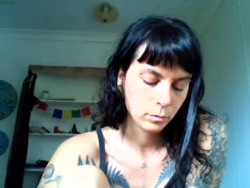 Pixie Submissive webcam from Canada